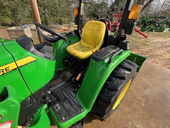 2022 John Deere 3032E Photo 7