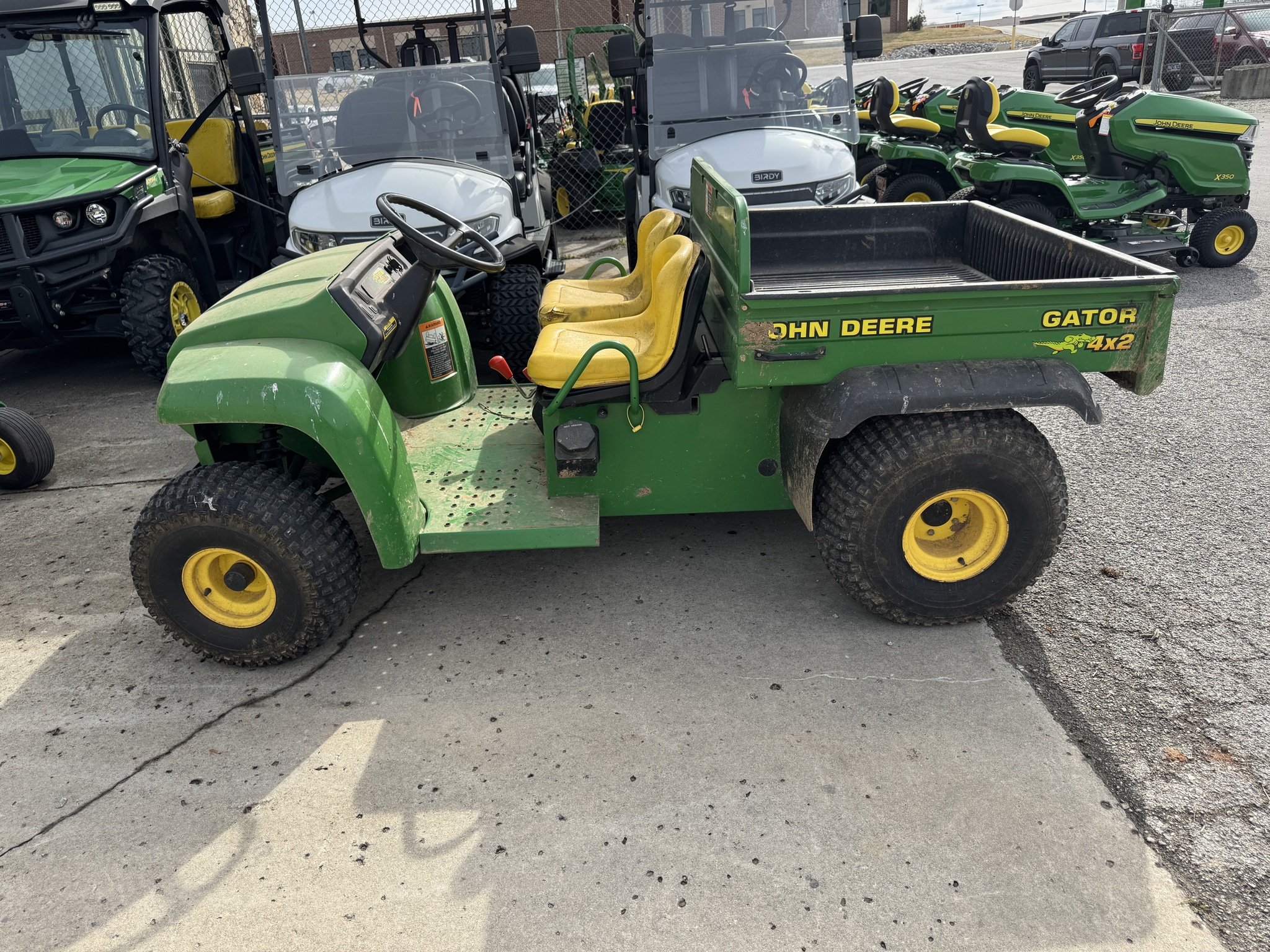 2000 John Deere 4X2