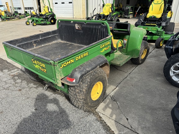 2000 John Deere 4X2