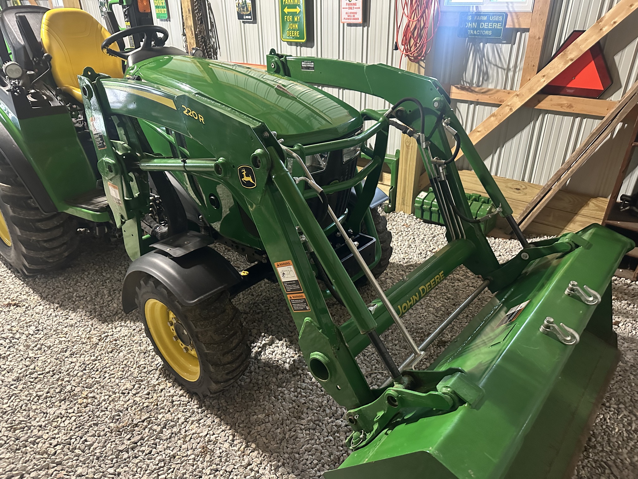 2017 John Deere 2038R Image 1