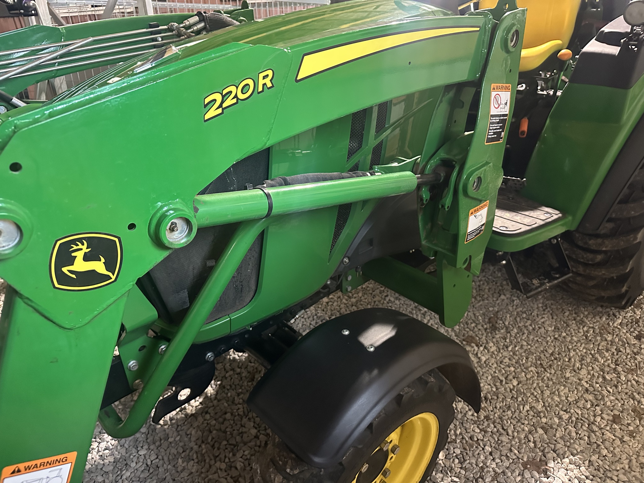 2017 John Deere 2038R Image 3