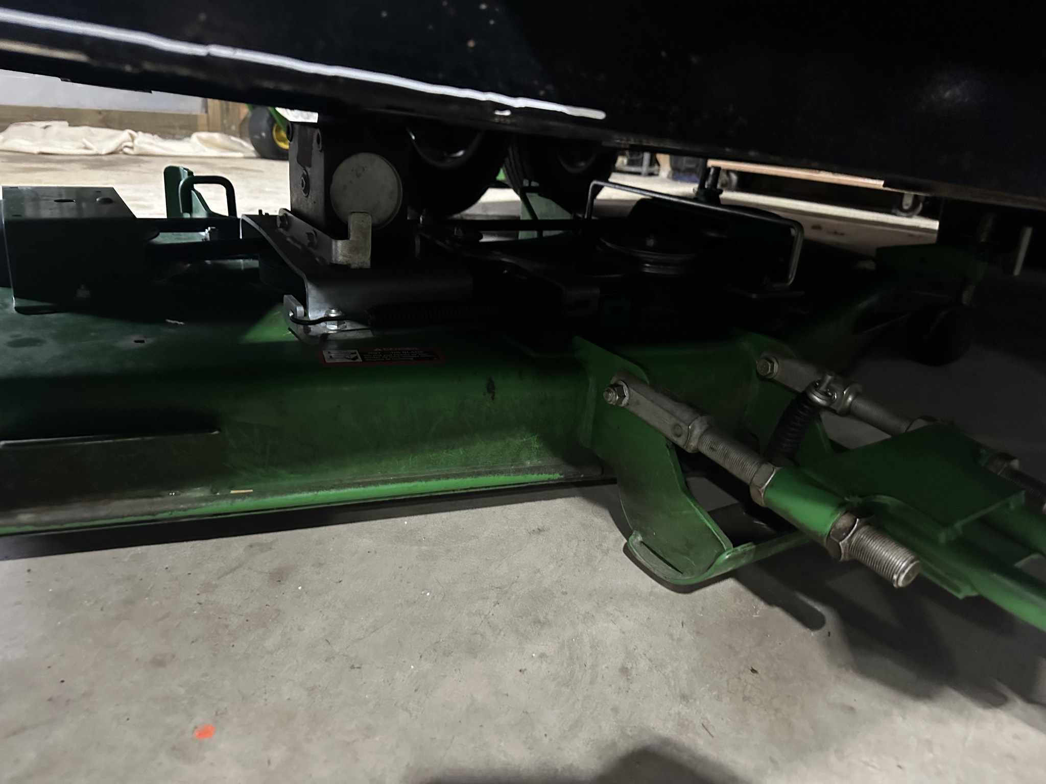 2017 John Deere 2038R Image 8