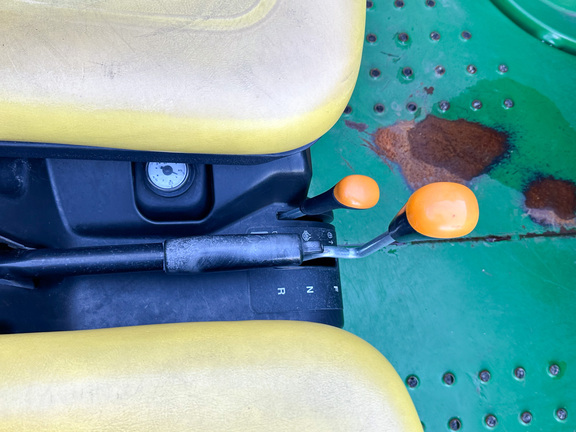 2021 John-Deere TX 4X2