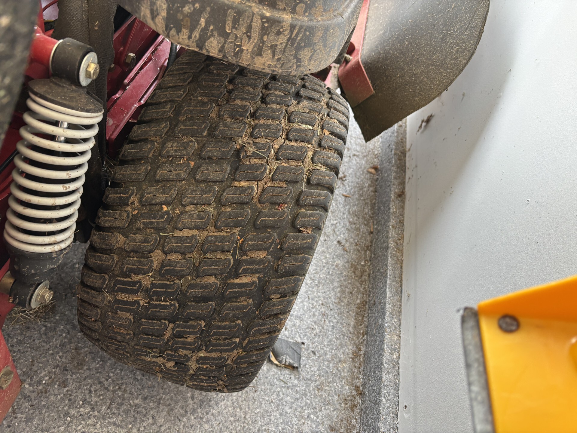 Used -- Ferris IS1500Z Kav21 Zero Turn Mowers at Koenig Equipment in Germantown, OH - PhotoXL10