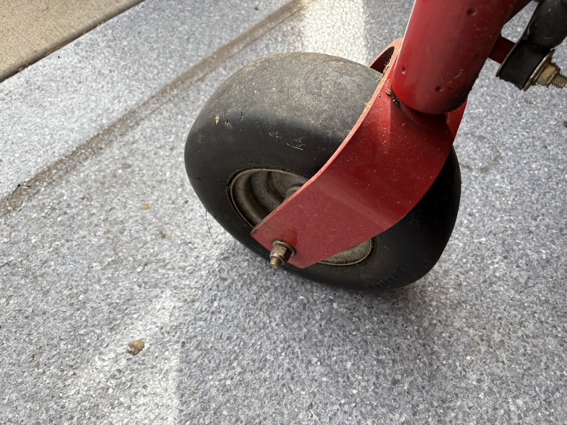 Used -- Ferris IS1500Z Kav21 Zero Turn Mowers at Koenig Equipment in Germantown, OH - PhotoXL16