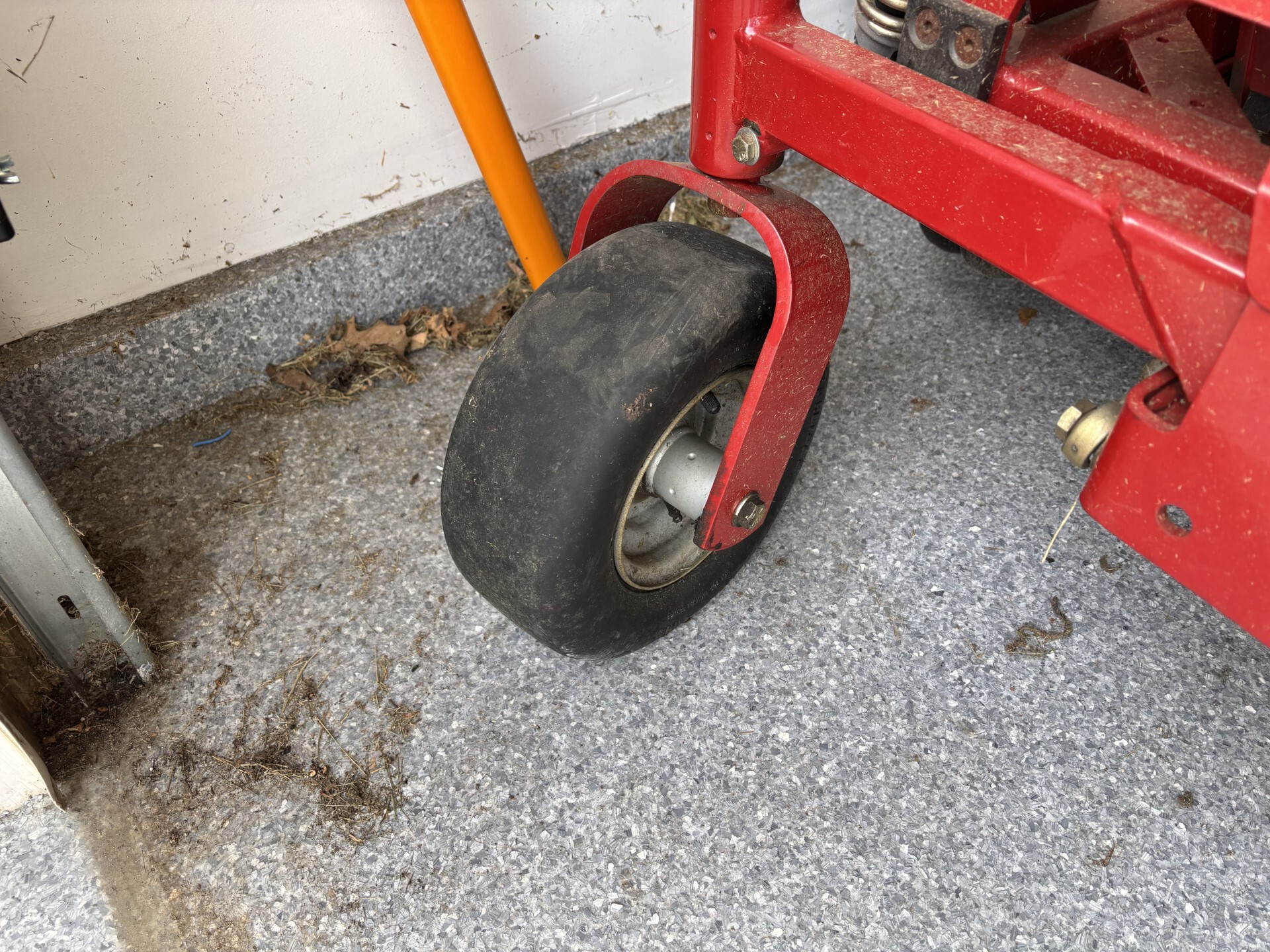 Used -- Ferris IS1500Z Kav21 Zero Turn Mowers at Koenig Equipment in Germantown, OH - PhotoXL14