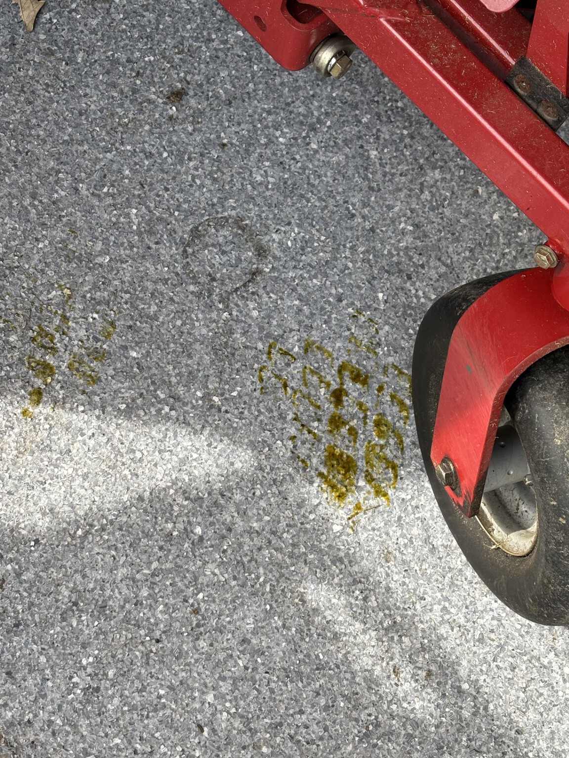 Used -- Ferris IS1500Z Kav21 Zero Turn Mowers at Koenig Equipment in Germantown, OH - PhotoXL12