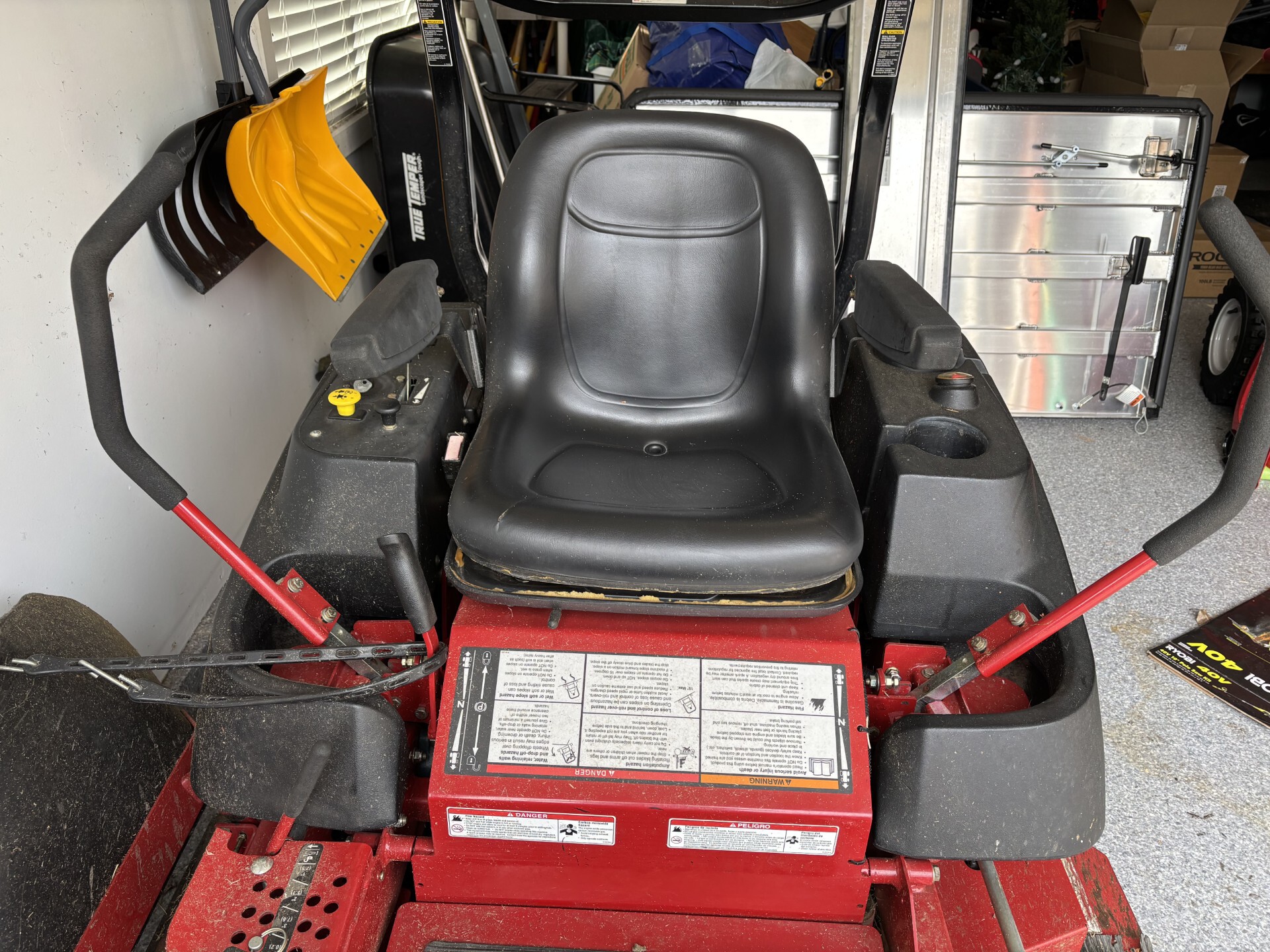 Used -- Ferris IS1500Z Kav21 Zero Turn Mowers at Koenig Equipment in Germantown, OH - PhotoXL8
