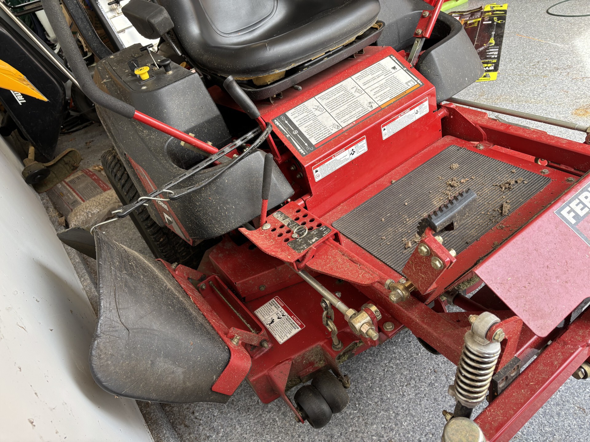 Used -- Ferris IS1500Z Kav21 Zero Turn Mowers at Koenig Equipment in Germantown, OH - PhotoXL7