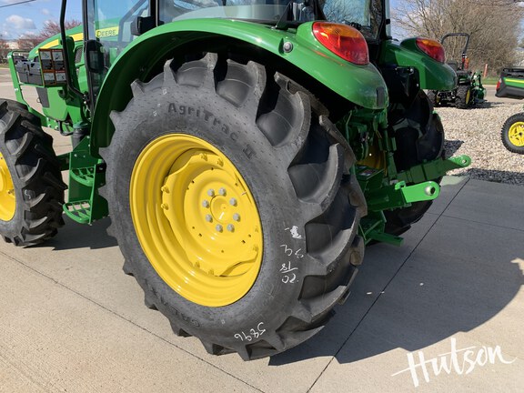 Photo of 2025 John Deere 5075E
