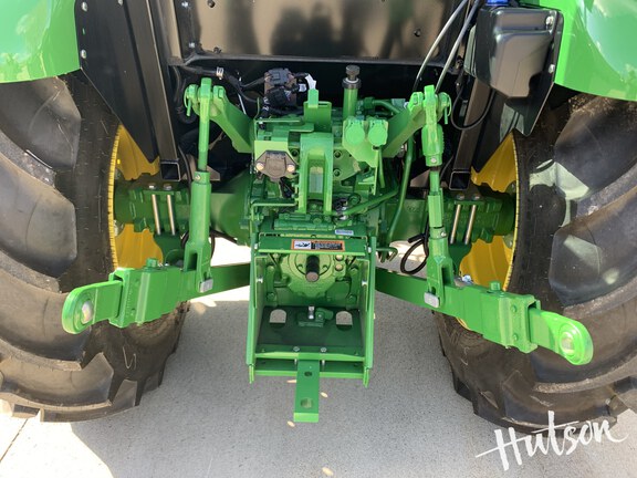 Photo of 2025 John Deere 5075E