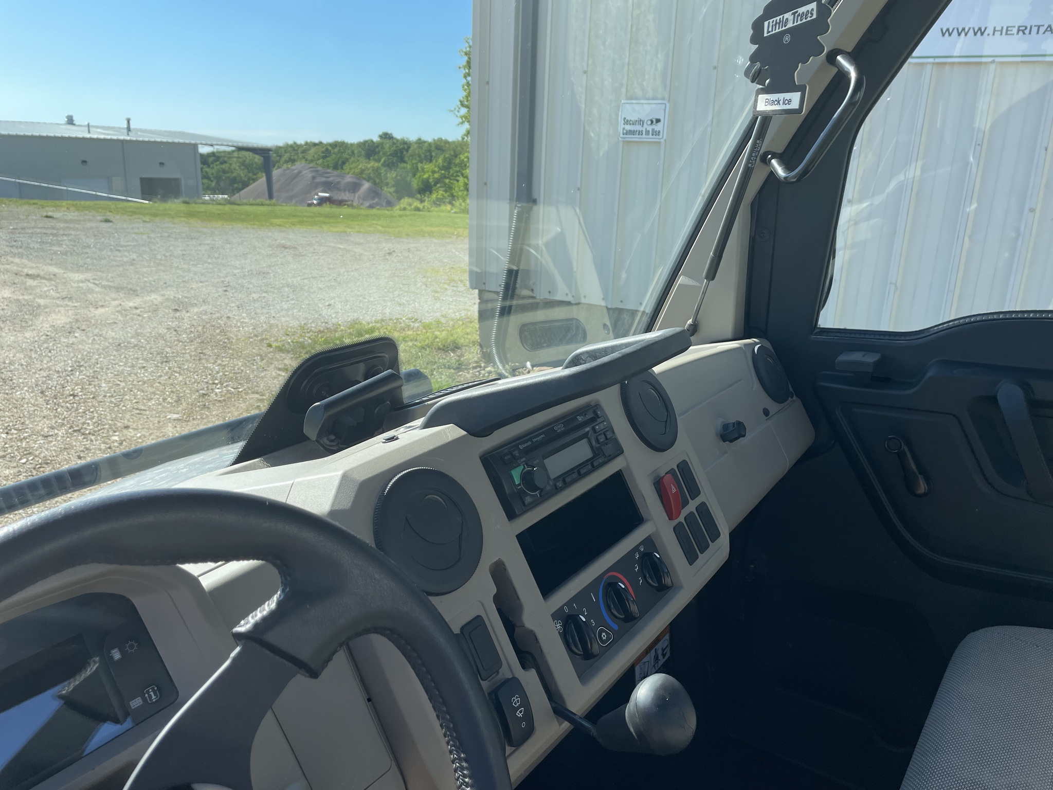  2023 John Deere XUV 835R at Heritage Tractor in Rolla, MO