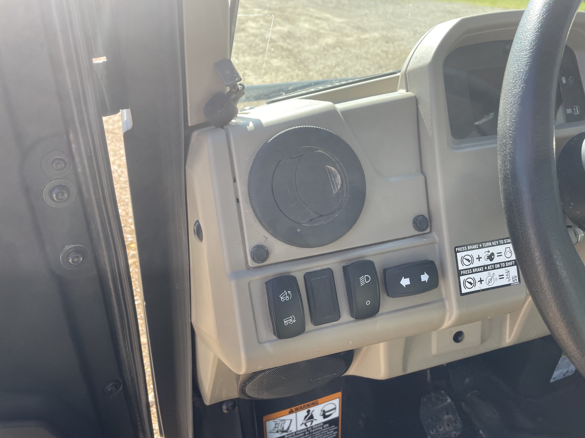  2023 John Deere XUV 835R at Heritage Tractor in Rolla, MO