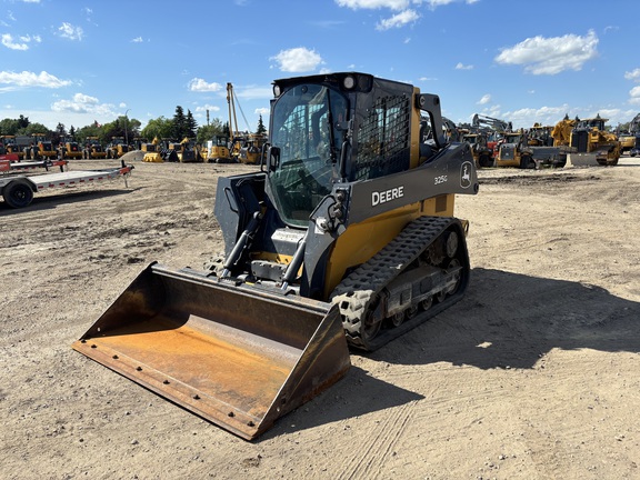 Photo of 2021 John Deere 325G