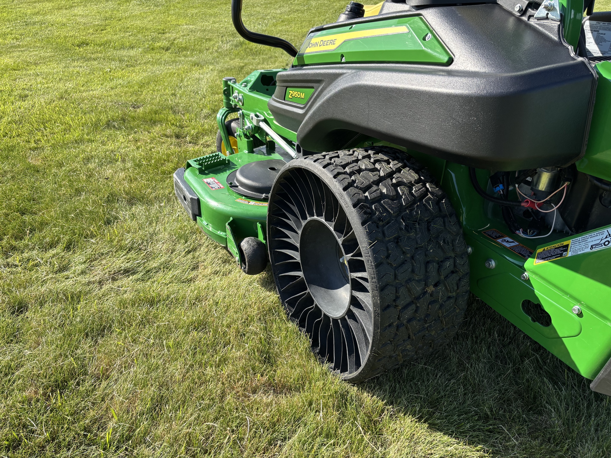 Used 2024 John Deere Z950M Zero Turn Mowers at Koenig Equipment in Knightstown, IN - PhotoXL8