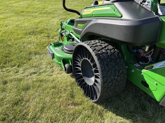 Used 2024 John Deere Z950M Zero Turn Mowers at Koenig Equipment in Knightstown, IN - Photo8
