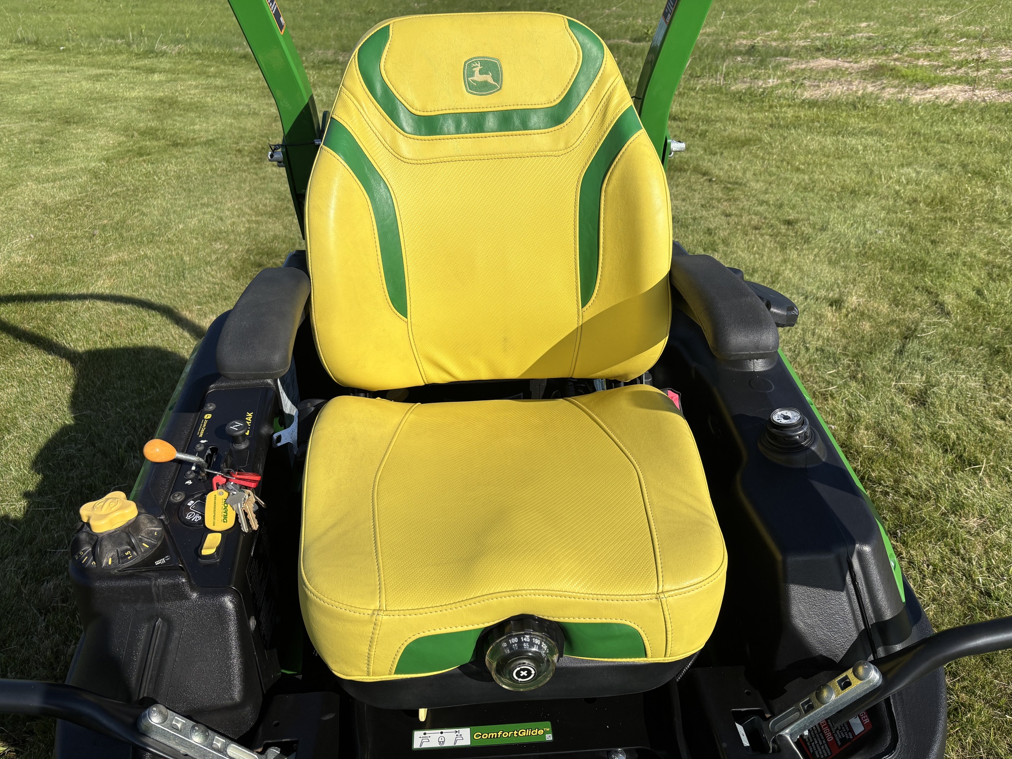 Used 2024 John Deere Z950M Zero Turn Mowers at Koenig Equipment in Knightstown, IN - PhotoXL10