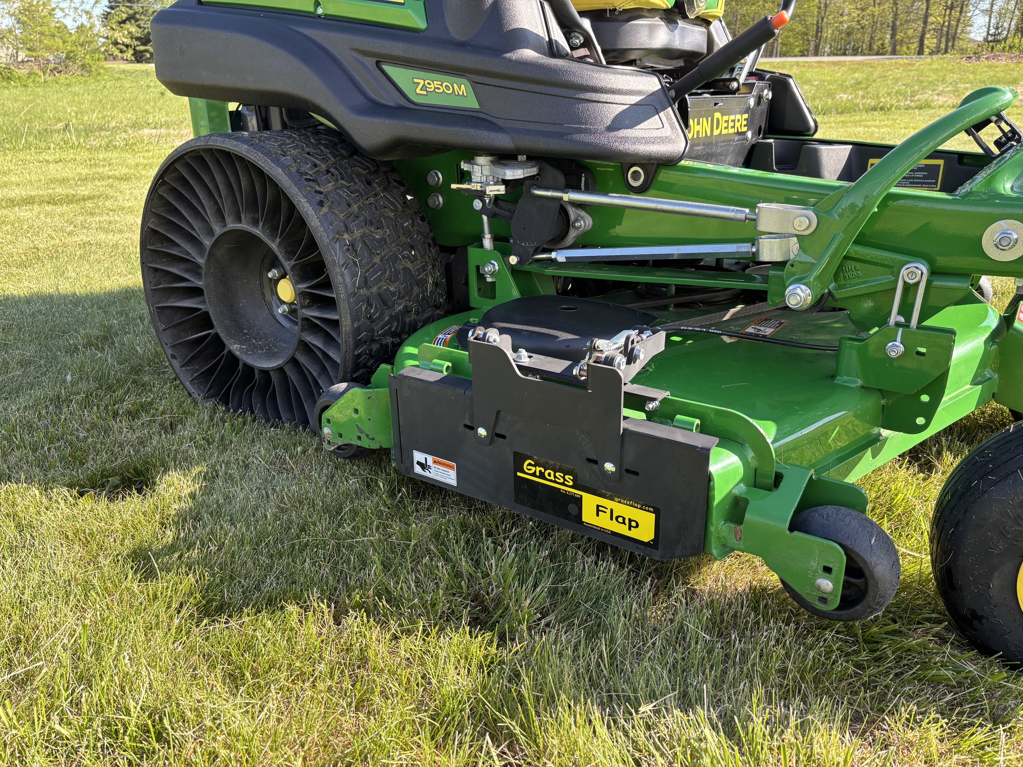 Used 2024 John Deere Z950M Zero Turn Mowers at Koenig Equipment in Knightstown, IN - PhotoXL13