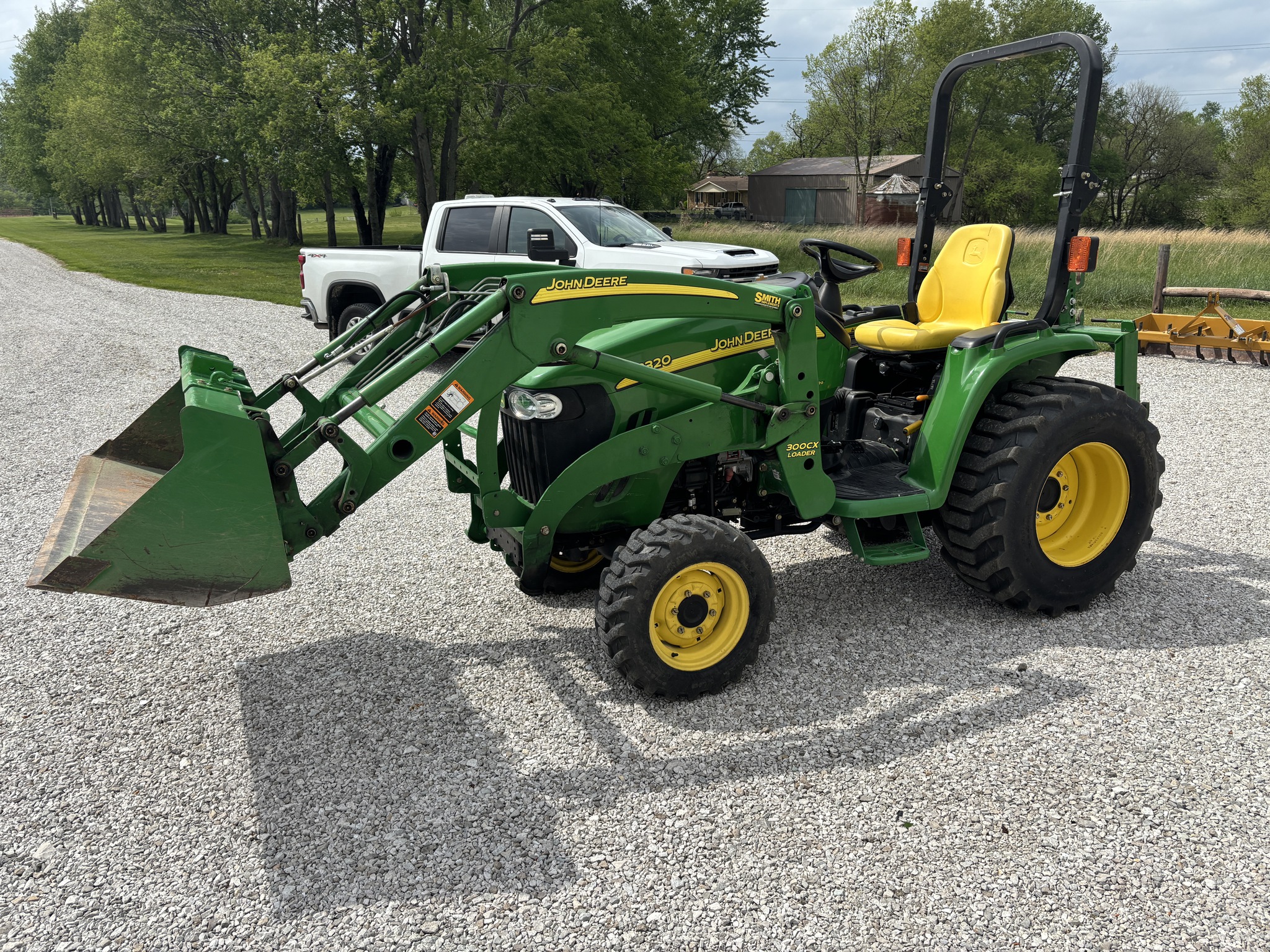 Used 2010 John Deere 3320 Compact Utility Tractors at Koenig Equipment in Franklin, IN - PhotoXL1