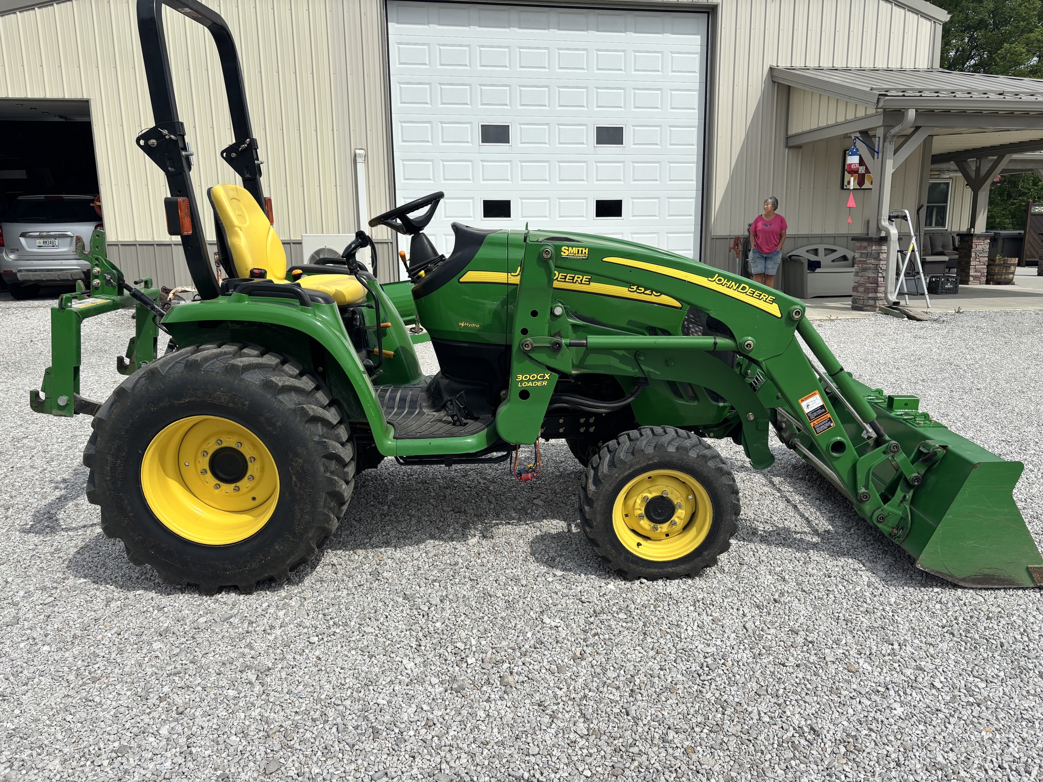 Used 2010 John Deere 3320 Compact Utility Tractors at Koenig Equipment in Franklin, IN - PhotoXL2