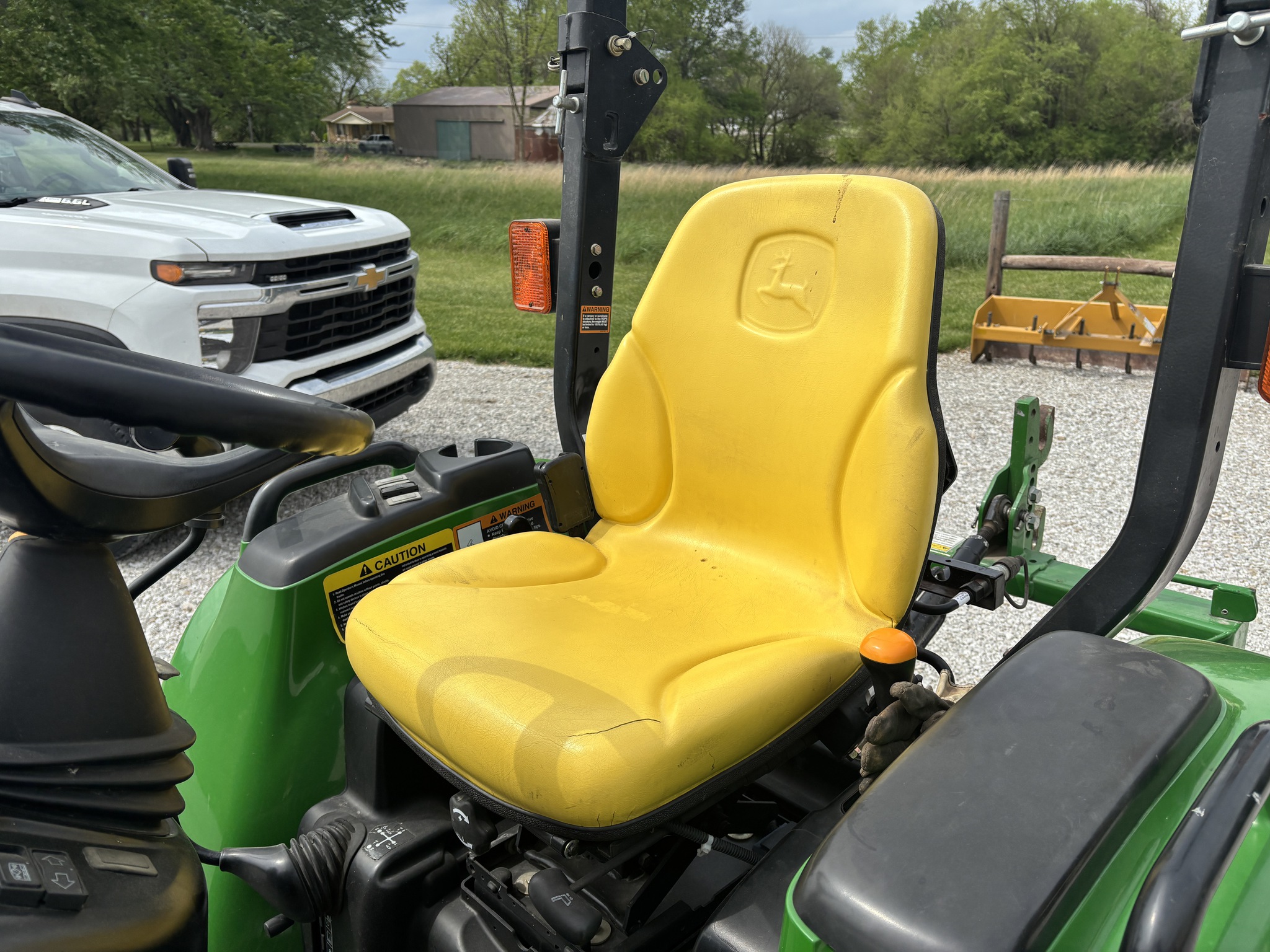 Used 2010 John Deere 3320 Compact Utility Tractors at Koenig Equipment in Franklin, IN - PhotoXL9