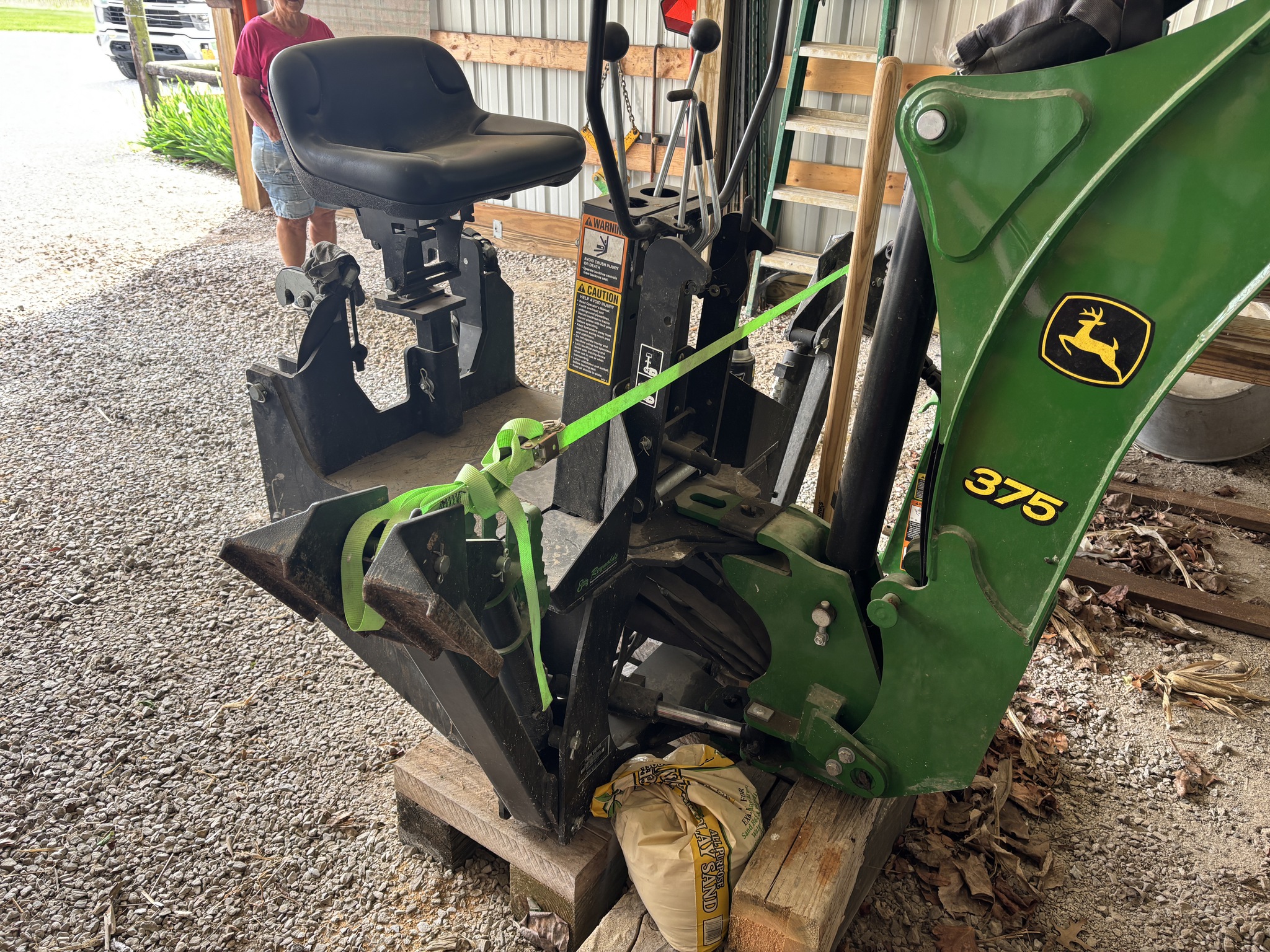 Used 2010 John Deere 3320 Compact Utility Tractors at Koenig Equipment in Franklin, IN - PhotoXL13