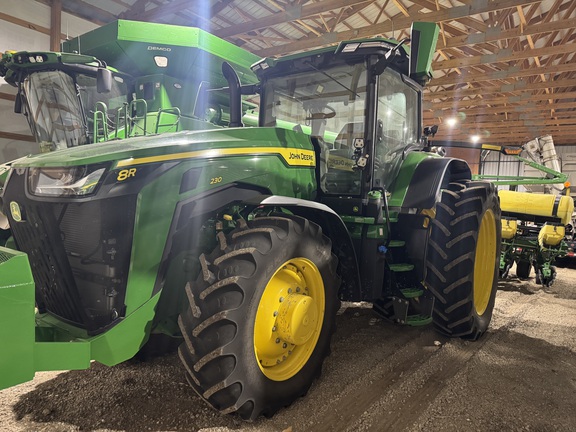 2024 John Deere 8R 230 - Photo1