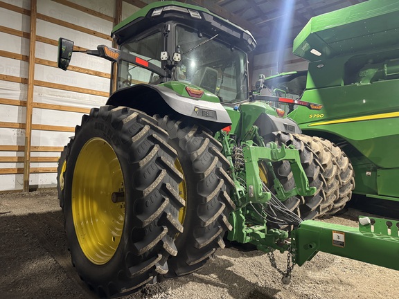 2024 John Deere 8R 230 - Photo11