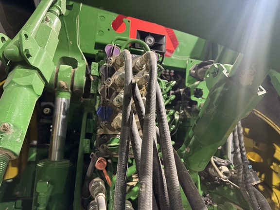 2024 John Deere 8R 230 - Photo10
