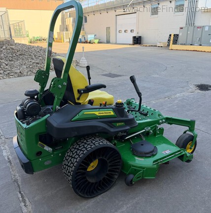 Used 2025 John Deere Z950R Zero Turn Mowers at Koenig Equipment in Knightstown, IN - Photo3