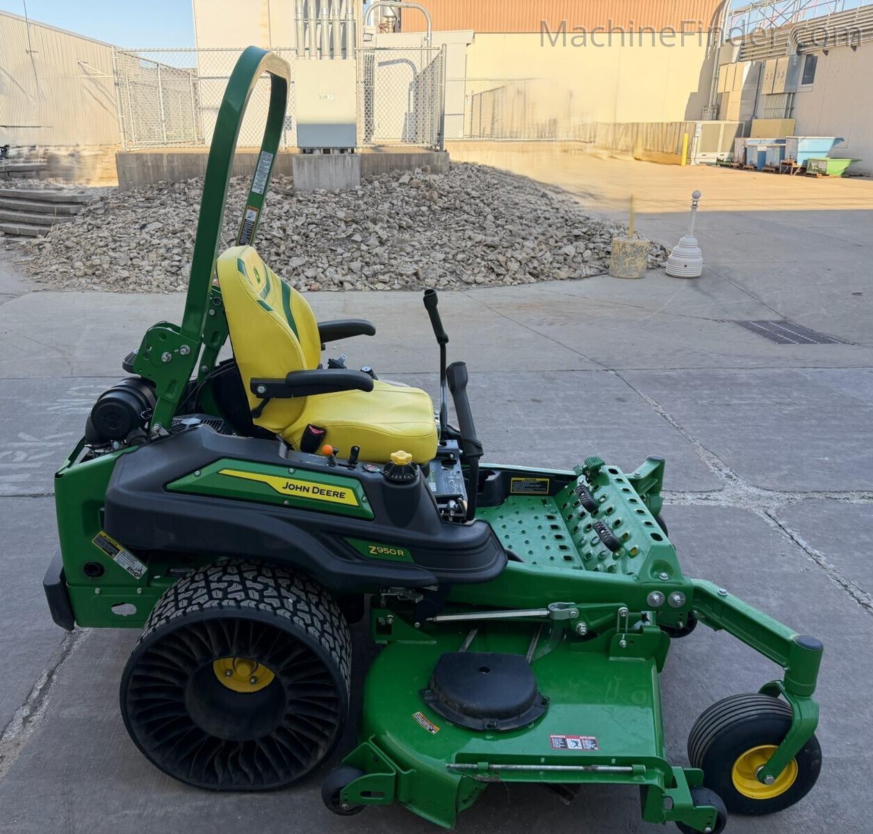 Used 2025 John Deere Z950R Zero Turn Mowers at Koenig Equipment in Knightstown, IN - PhotoXL2