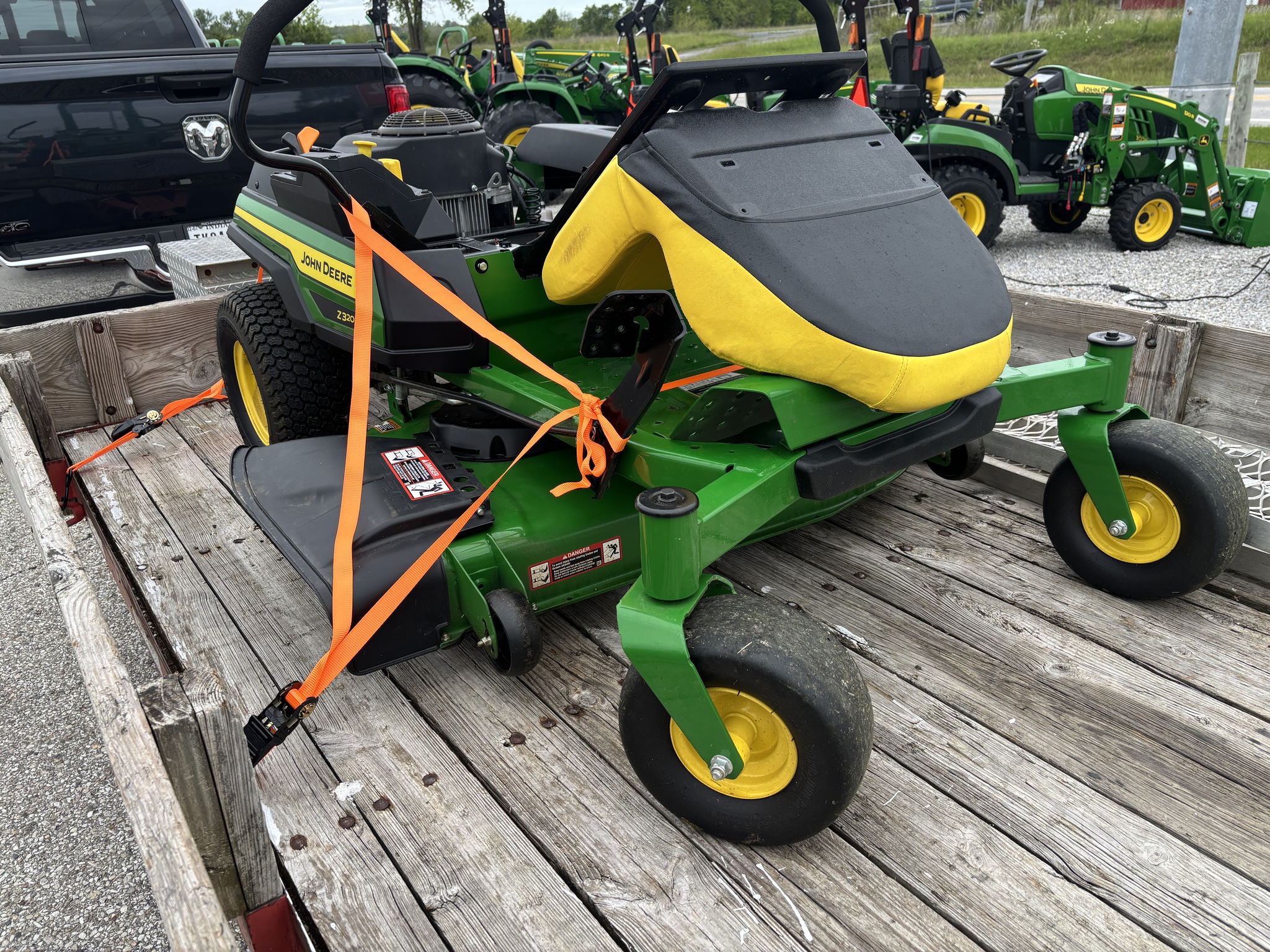 Used 2025 John Deere Z320M Zero Turn Mowers at Koenig Equipment in Richmond, IN - PhotoXL6