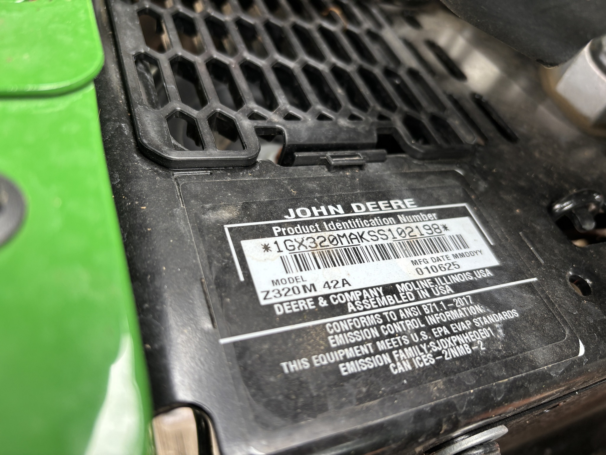 Used 2025 John Deere Z320M Zero Turn Mowers at Koenig Equipment in Richmond, IN - PhotoXL7