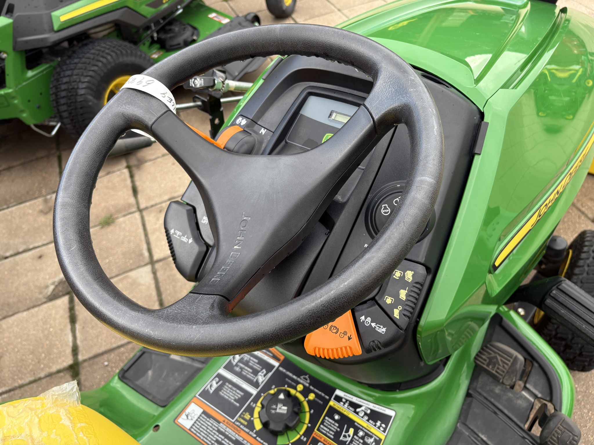 2015 John Deere X360 Image 7