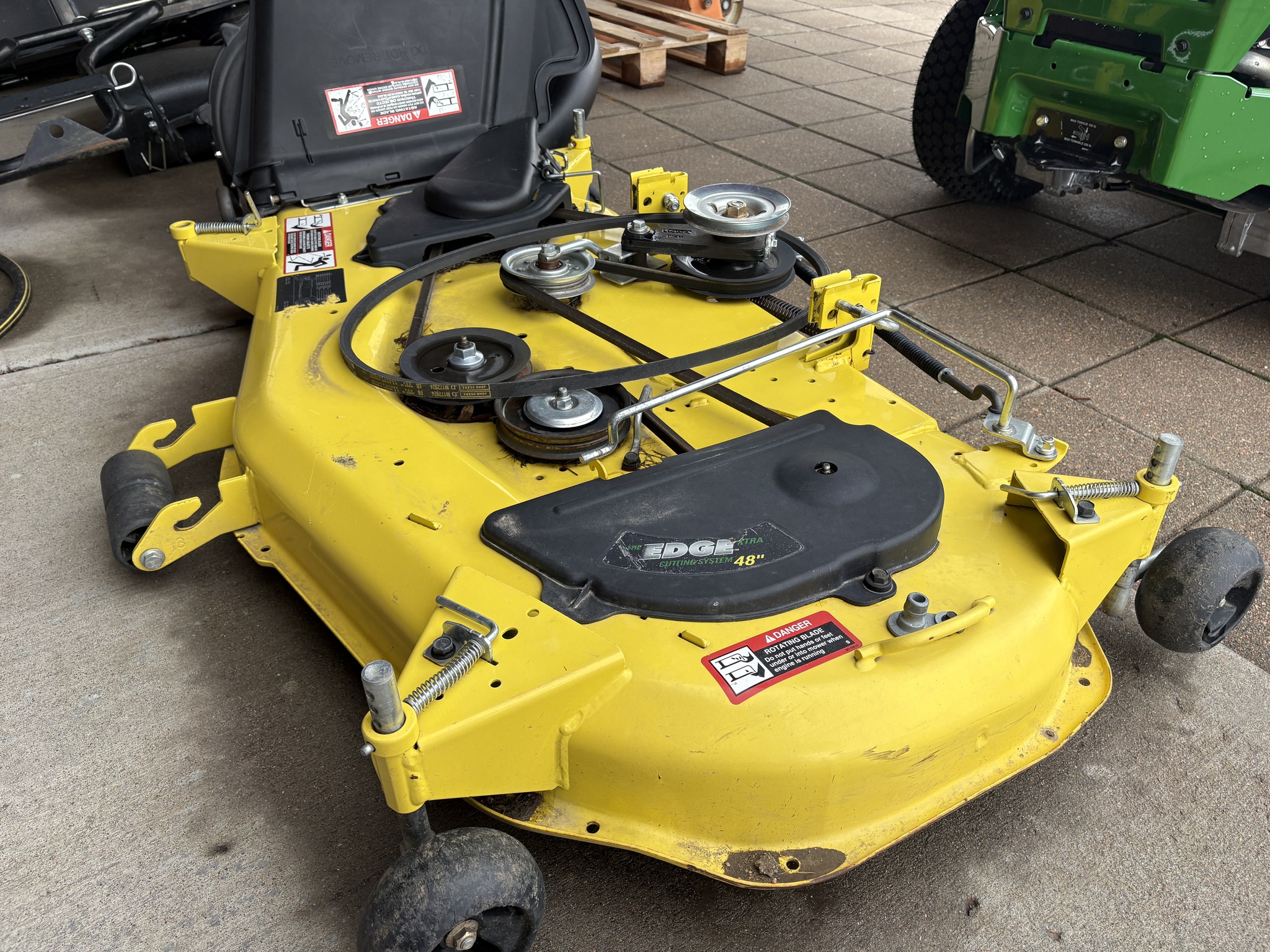 2015 John Deere X360 Image 10