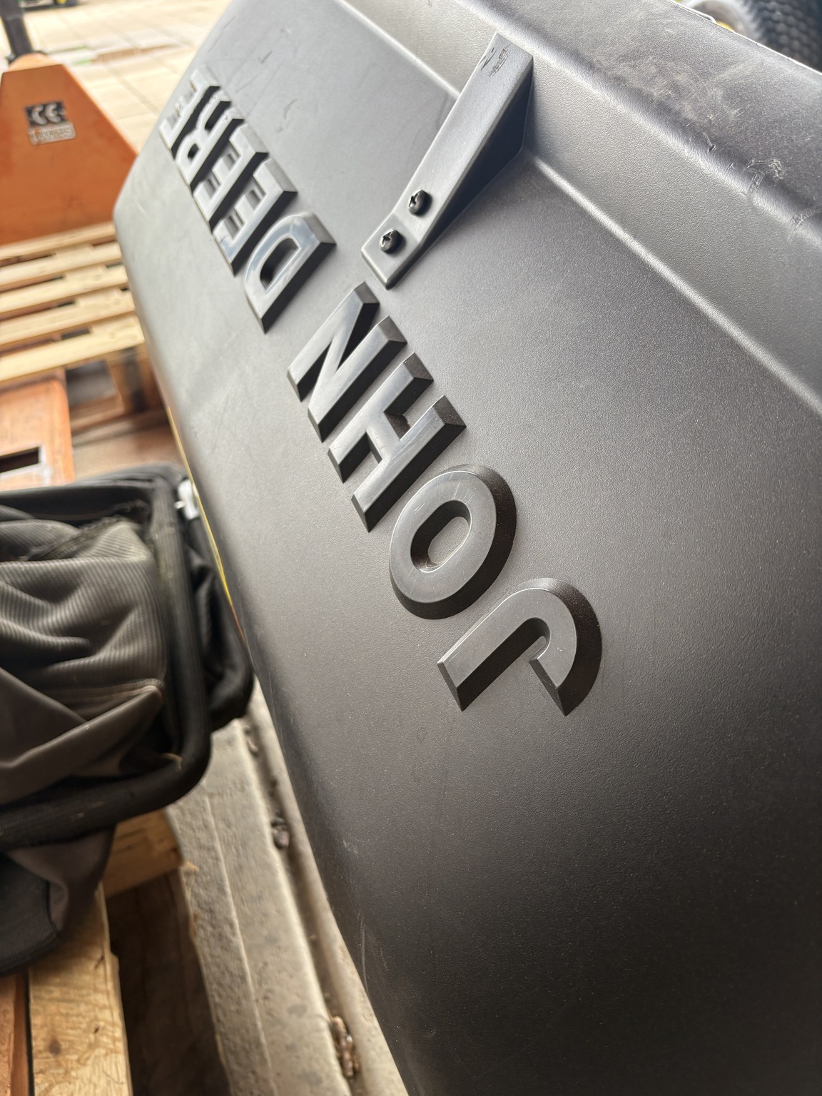2015 John Deere X360 Image 8