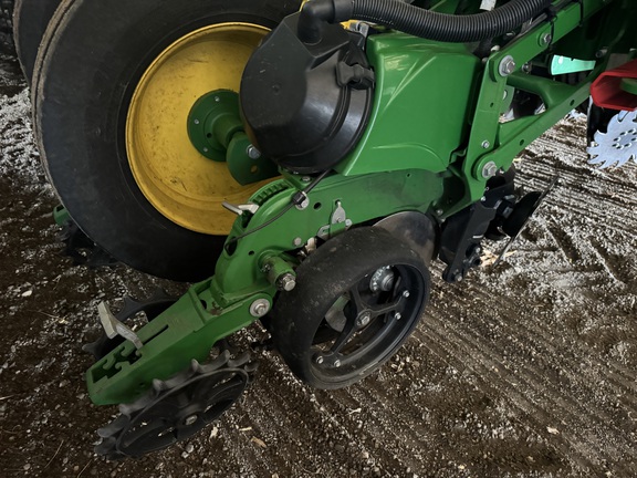2024 John Deere 1775NT - Photo9