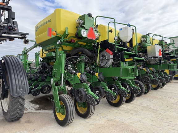 2024 John Deere 1775NT - Photo4