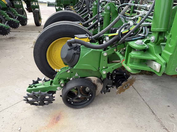 2024 John Deere 1775NT - Photo18