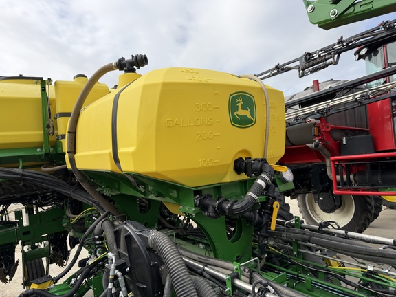 2024 John Deere 1775NT - Photo25