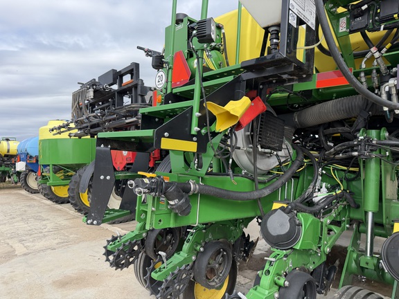 2024 John Deere 1775NT - Photo30