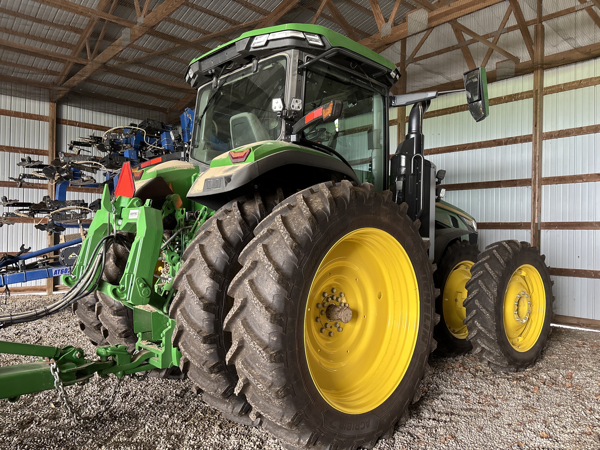 Used 2026 John Deere 8R 370 Row Crop Tractors at Koenig Equipment in Urbana, OH - PhotoXL3