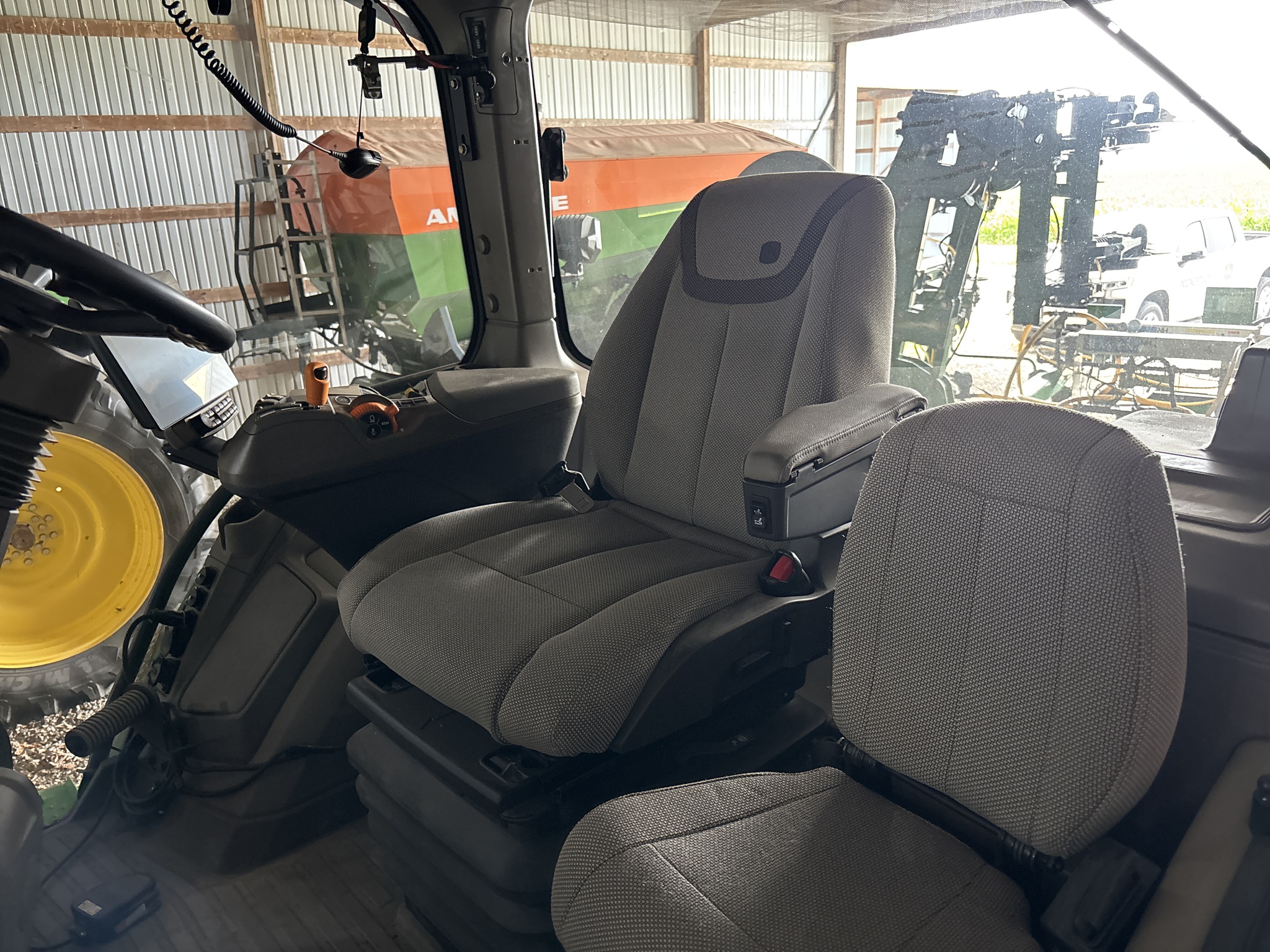 Used 2026 John Deere 8R 370 Row Crop Tractors at Koenig Equipment in Urbana, OH - PhotoXL5