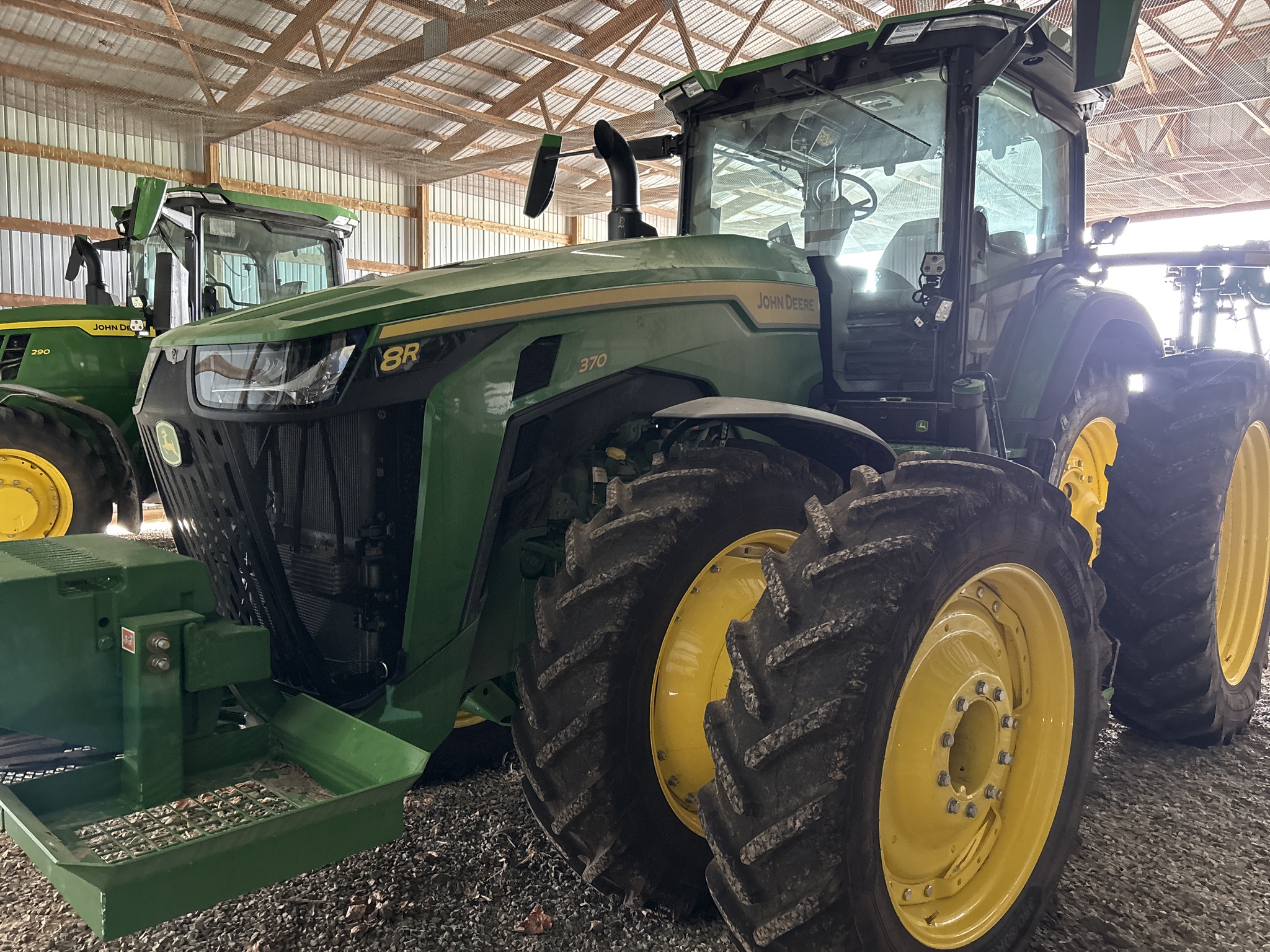 Used 2026 John Deere 8R 370 Row Crop Tractors at Koenig Equipment in Urbana, OH - PhotoXL2