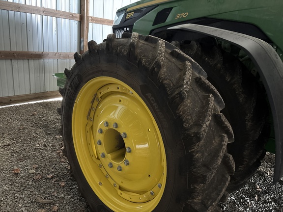 Used 2026 John Deere 8R 370 Row Crop Tractors at Koenig Equipment in Urbana, OH - Photo10