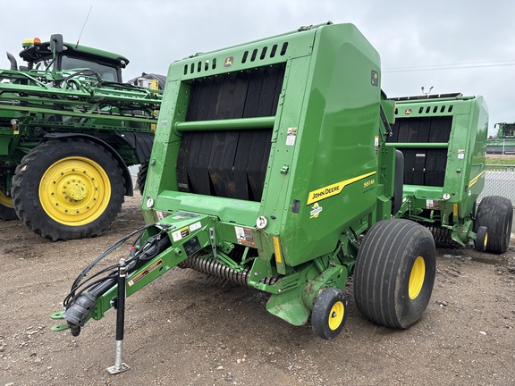 John Deere 561M