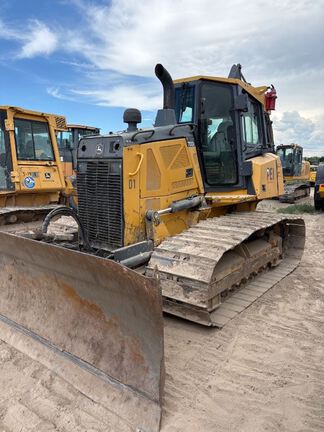 Photo of a 2015 John Deere 700K