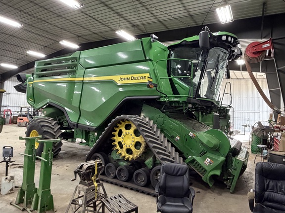 2024 John Deere X9 1000 - Photo1