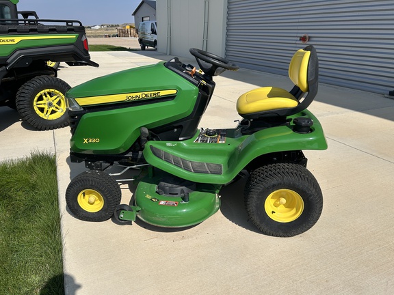 2023 John Deere X330 (2nd thumbnail)