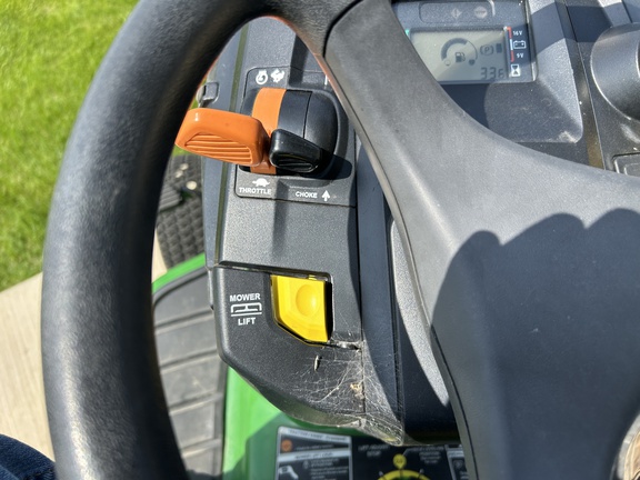 2023 John Deere X330 (14th thumbnail)